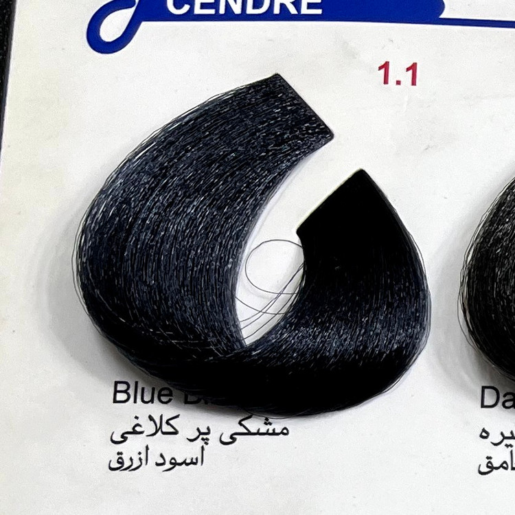 رنگ مشکی پر کلاغی 1.1 ،رنگ مو کم آمونیاک پیلون و یک عدد اکسیدان