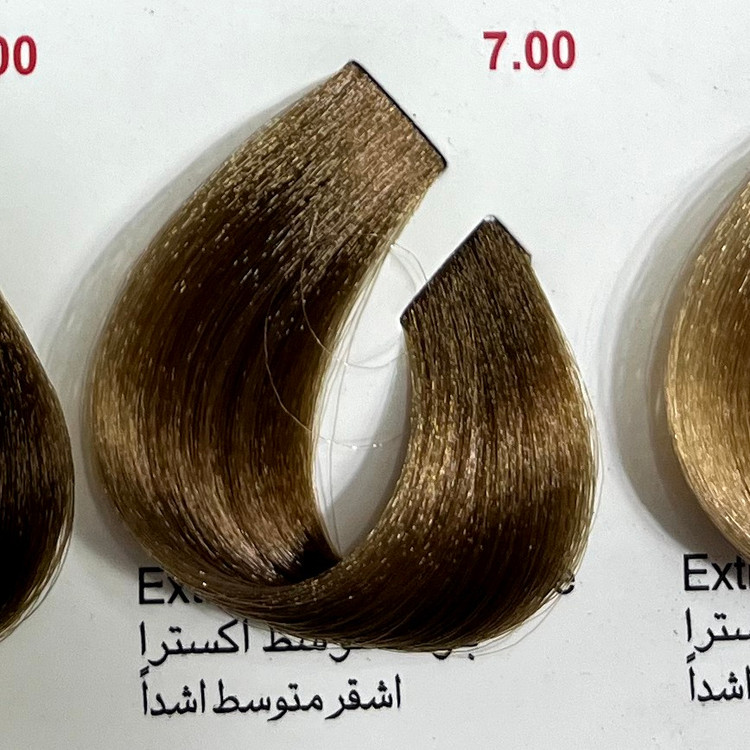 رنگ بلوند متوسط اکسترا 7.00 ،رنگ مو کم آمونیاک پیلون و یک عدد اکسیدان
