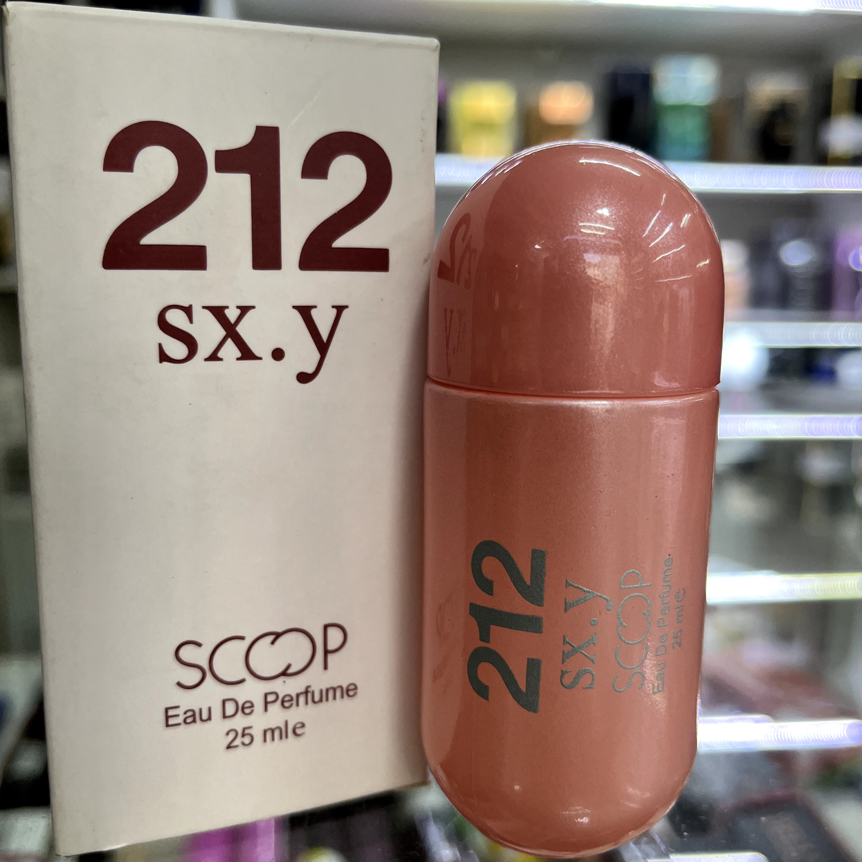 عطر جیبی 212 زنانه اسکوپ scoop 212   حجم 25 میلی لیتر با رایحه خنک