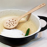 کفگیر چوبی گرد سوراخ دار چوبلمه