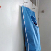 کیسه رخت چرک پشت دری