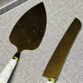 کارد کیک بری (چاقو کیک) طلایی ماربل دسته پلاستیک 24cm